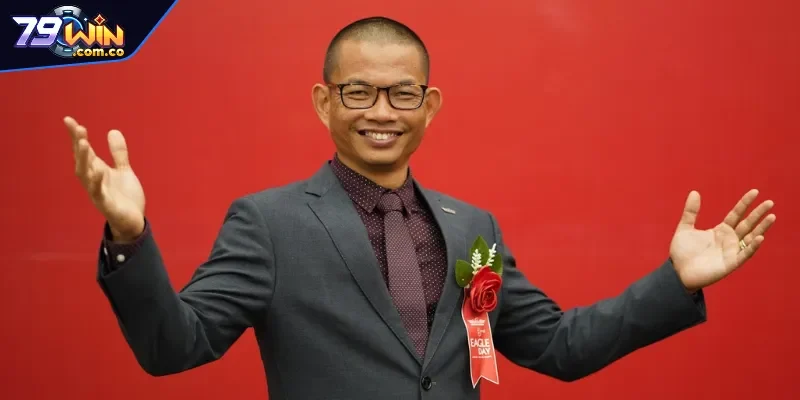 CEO Thành Long 1 CEO Thành Long là ai?